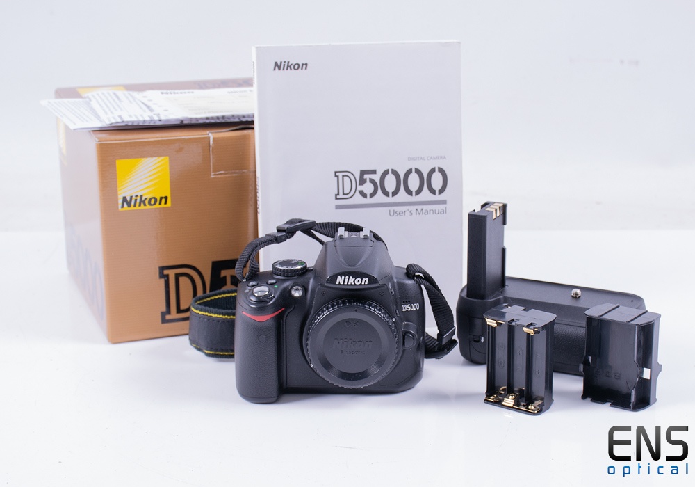 Nikon D5000 12.3mp Digital SLR Camera (Body Only)