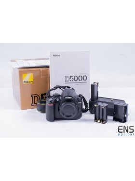 Nikon D5000 12.3mp Digital SLR Camera (Body Only)