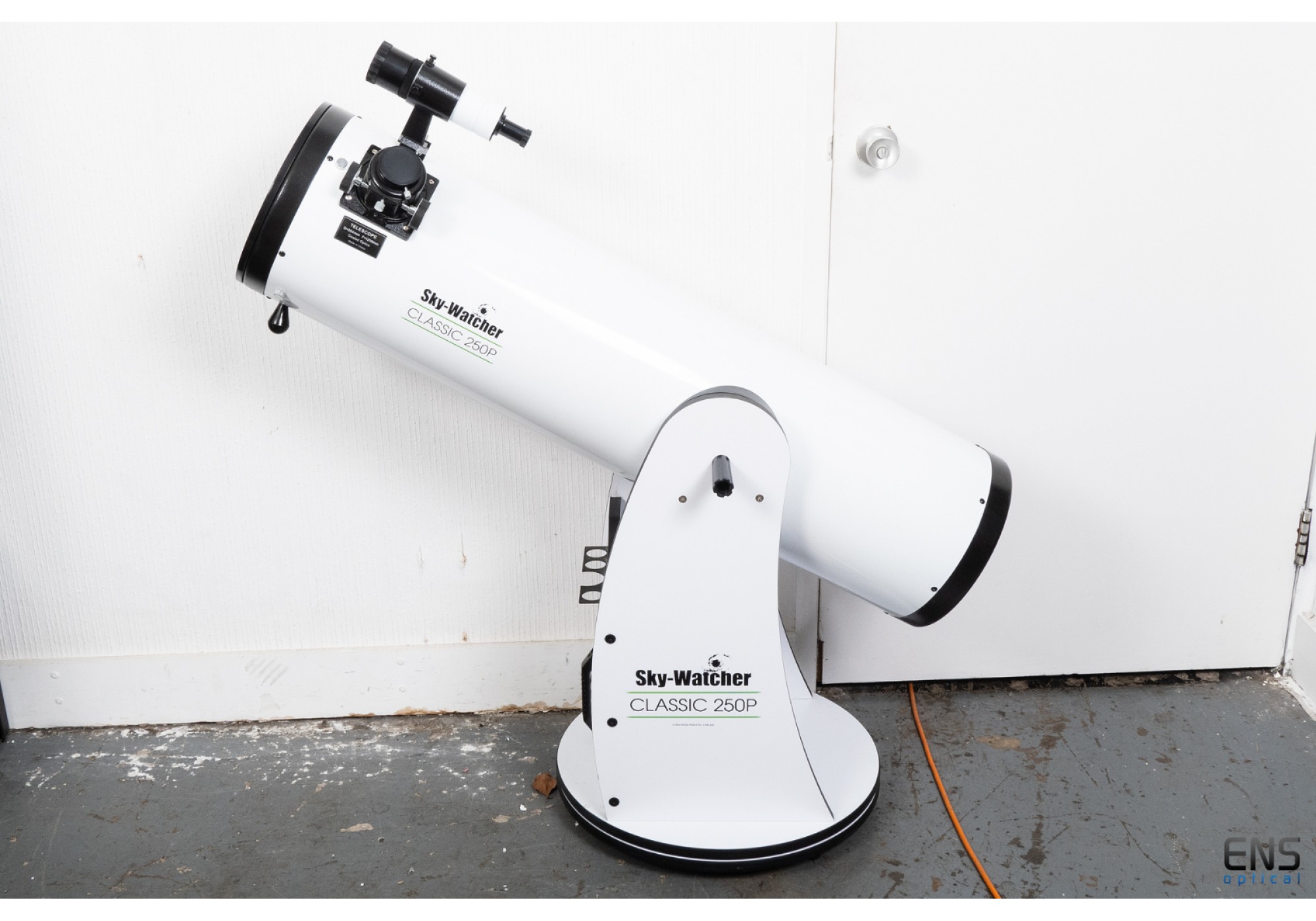 Skywatcher 250PX 10" F4.7 Dobsonian Reflector Telescope & Eyepieces