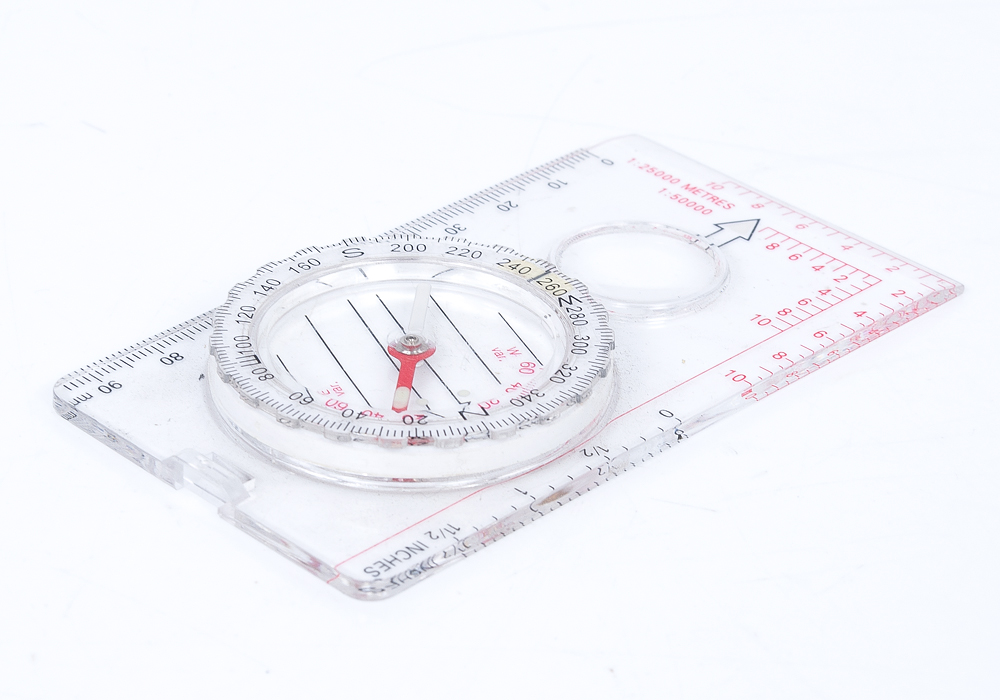Compass With Magnifying Lens Compass With Magnifying Lens