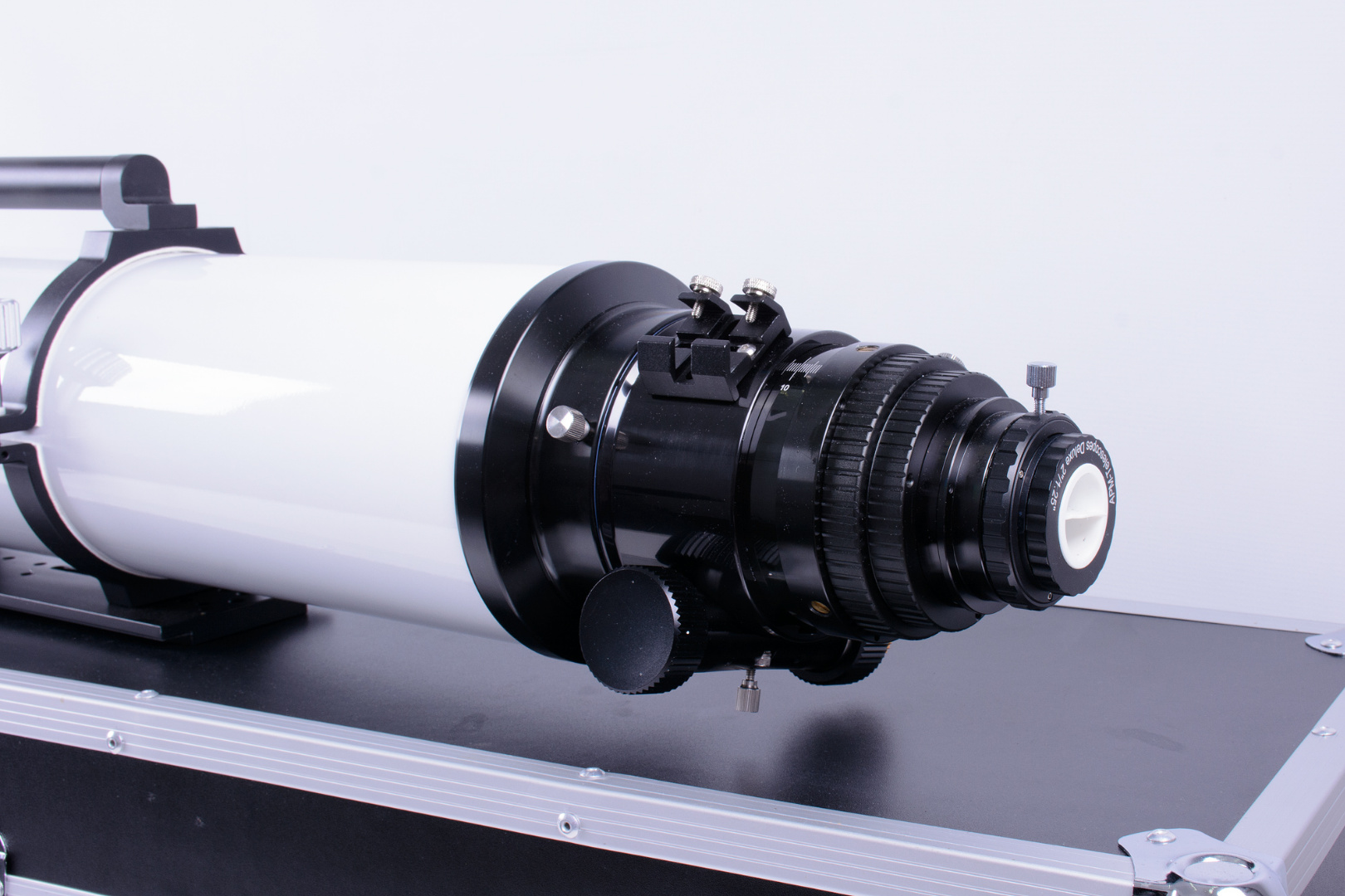 APM 152mm 1200FL ED APO Refractor Telescope - 3' R&P Focuser Mint