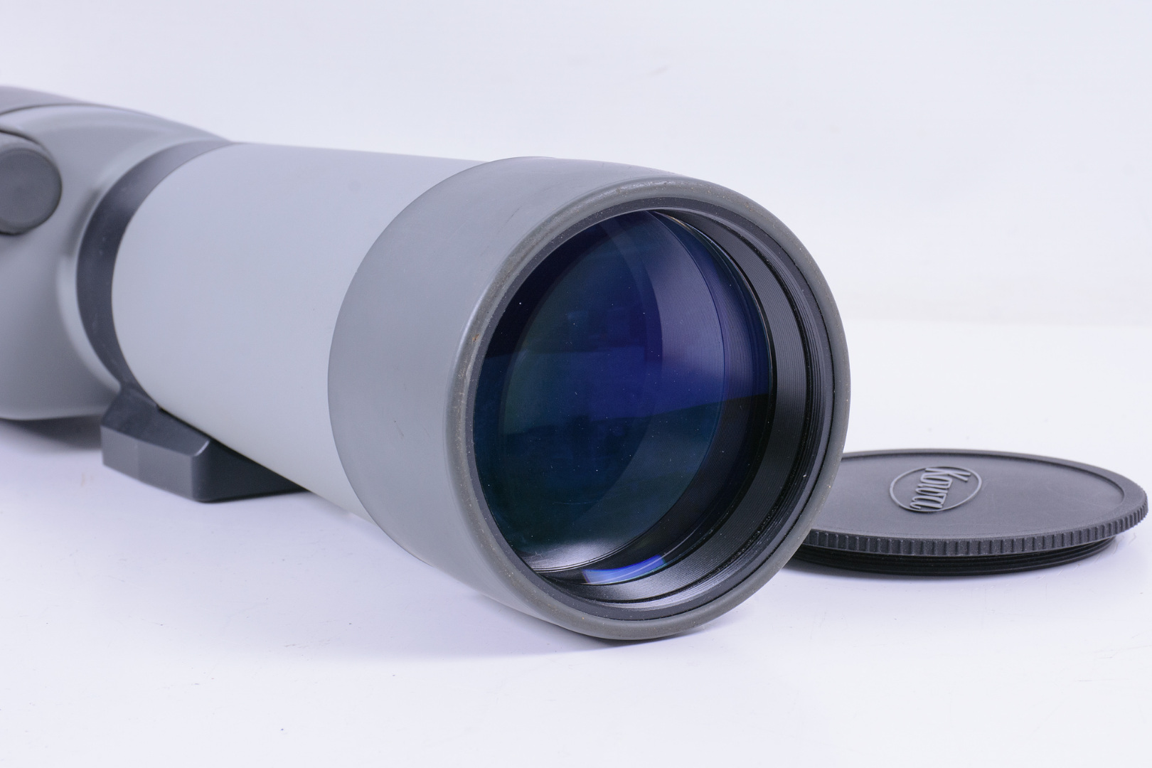Kowa TSN-821M 82mm Angled  Spotting Scope & 20-60X Zoom Eyepiece